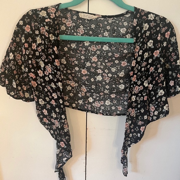 ILLA ILLA floral tie crop top - Picture 1 of 4